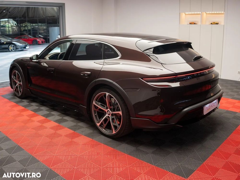 Porsche Taycan - 3