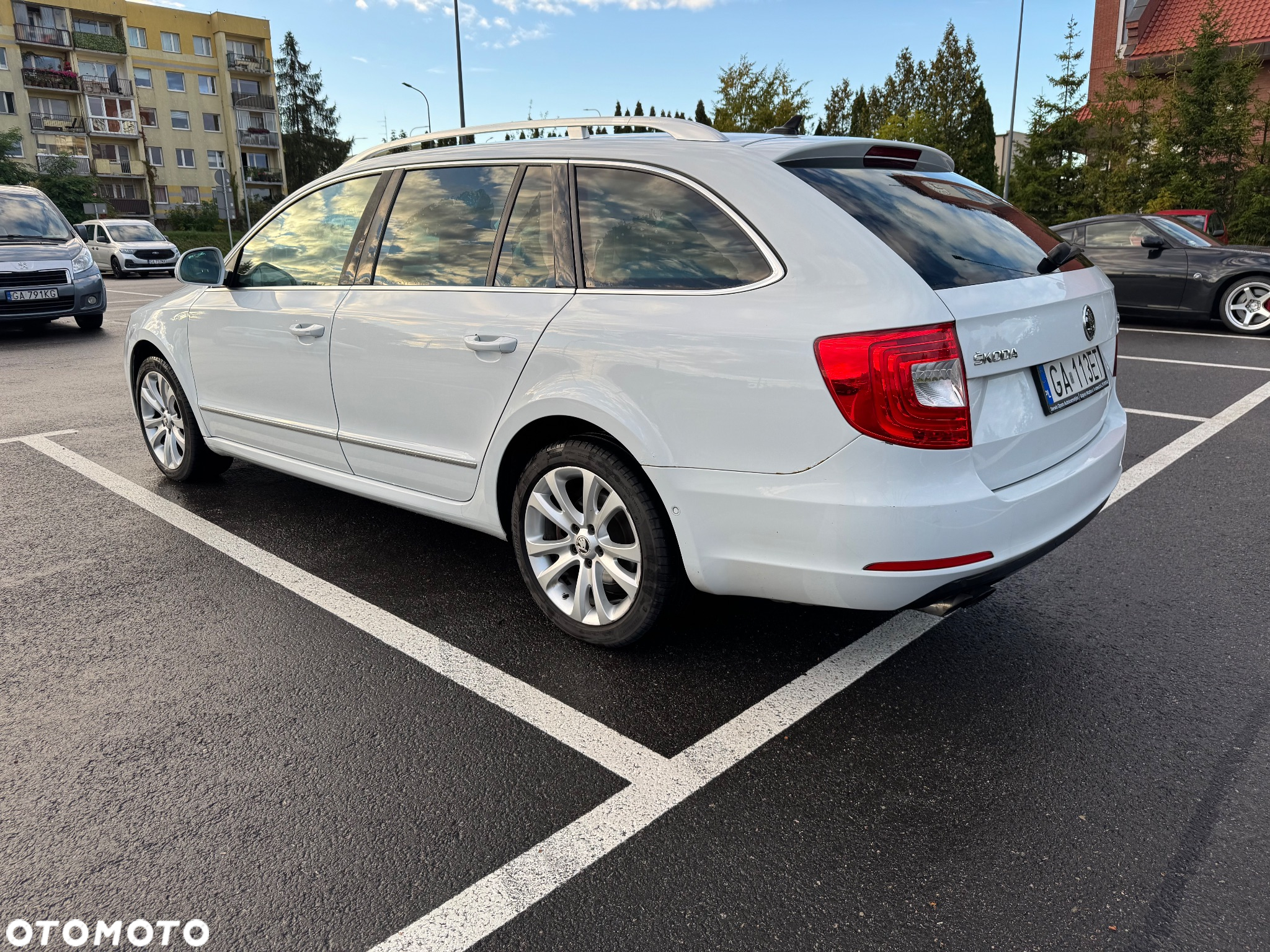 Skoda Superb 2.0 TDI Elegance DSG - 4