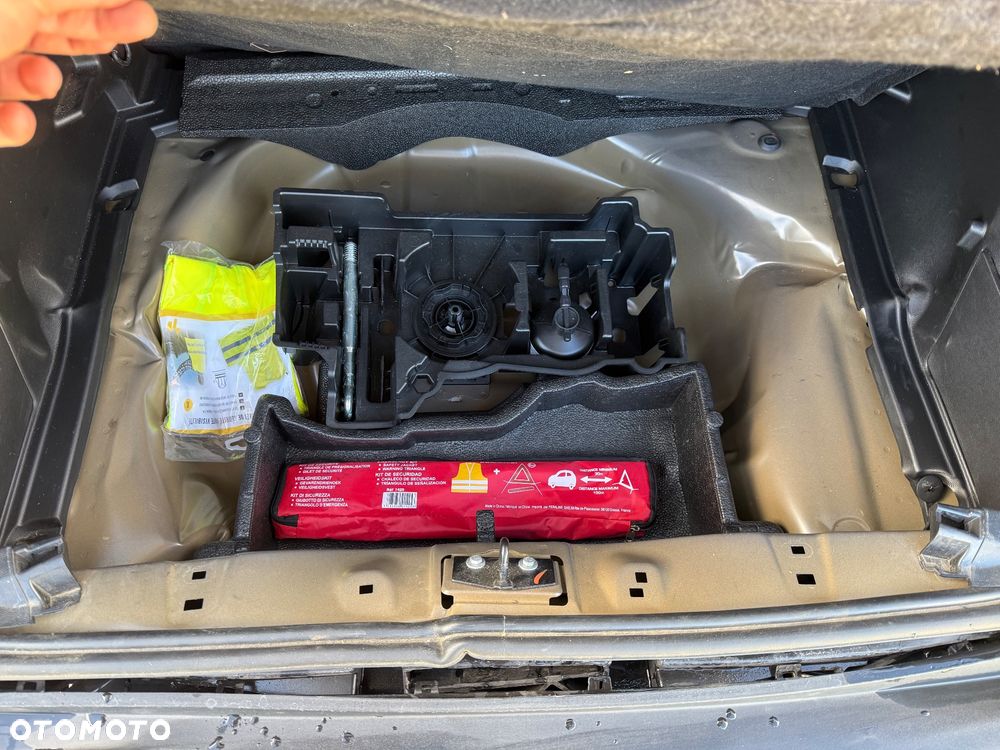 Peugeot 2008 PureTech 100 Style - 33