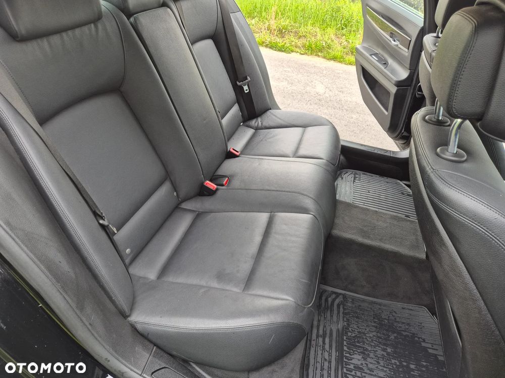 BMW Seria 7 740Li - 31