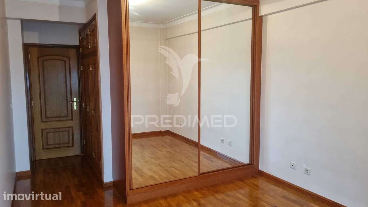 T2 zona centro com comboio - Grande imagem: 3/6