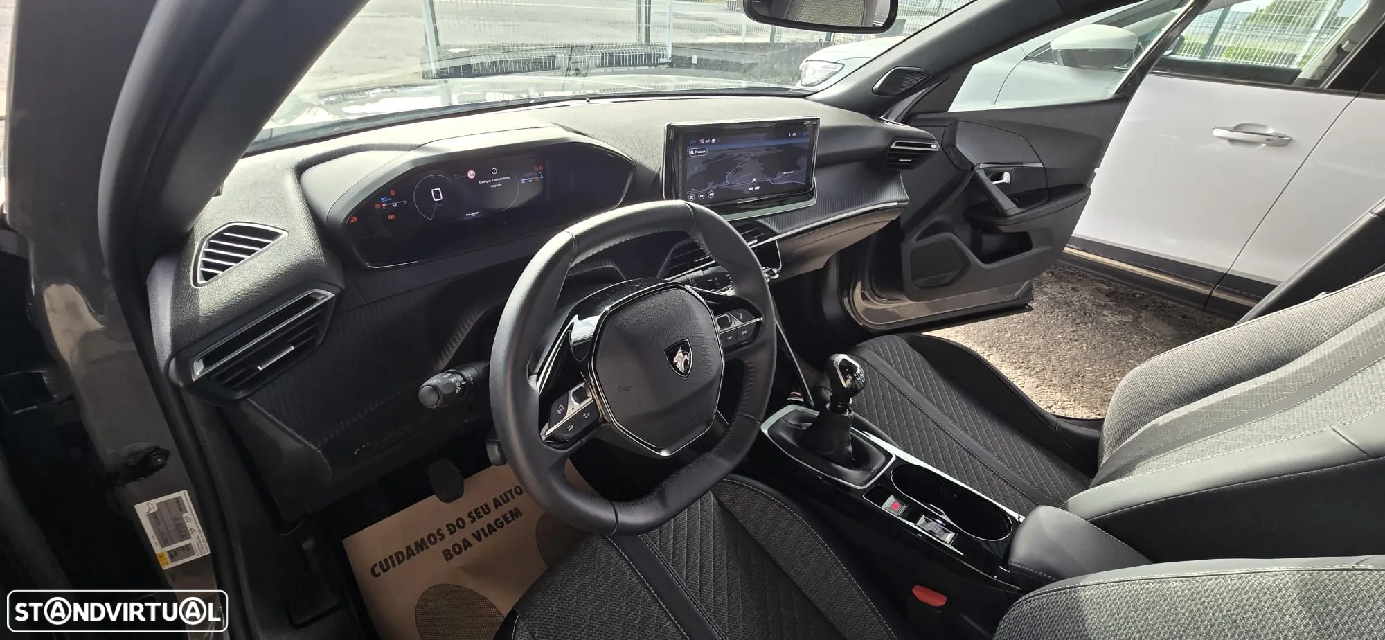 Peugeot 2008 PureTech 100 Allure - 21