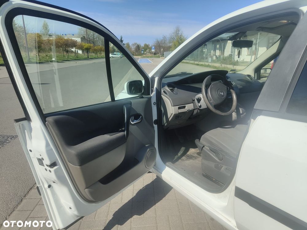 Renault Scenic 1.9 dCi FAP Conquest - 21