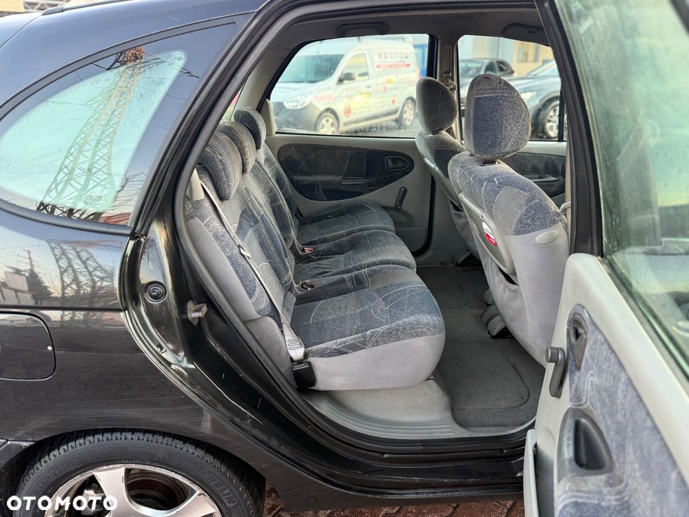 Renault Megane 1.6 Privilege - 17