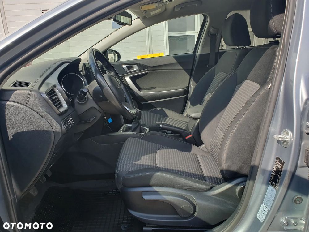 Kia XCeed 1.5 T-GDI M - 26