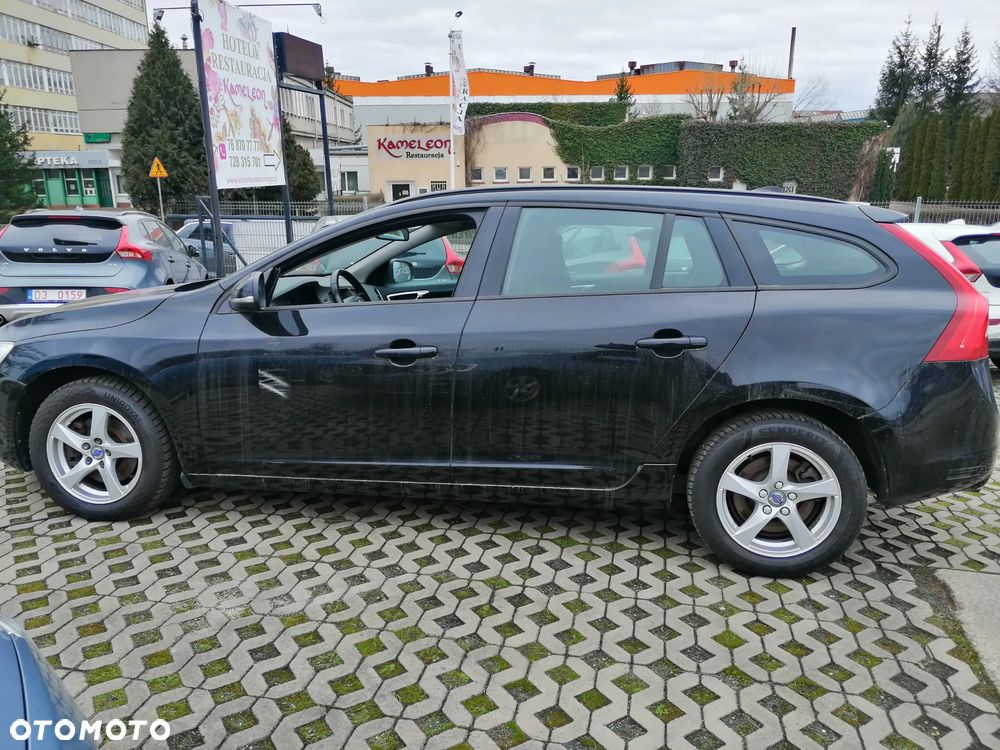 Volvo V60 T3 Drive-E Dynamic Edition (Kinetic) - 8