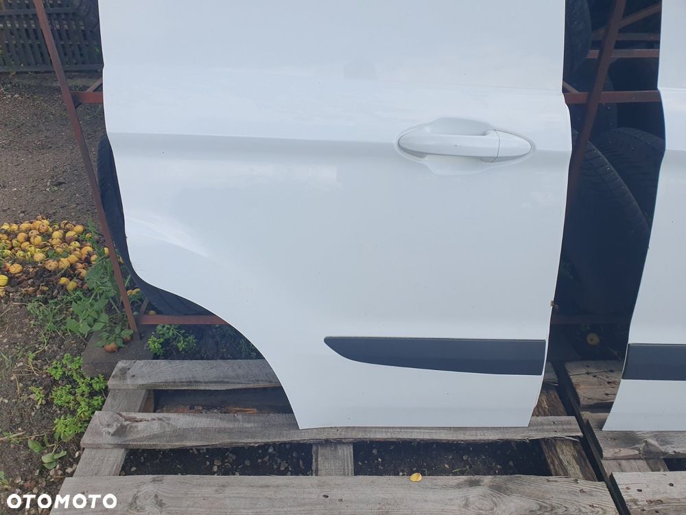 DRZWI PRAWE PRZESUWNE FORD TRANSIT COURIER 14-23 KOD LAKIERU FROZEN WHITE 7VTAWWA - 2