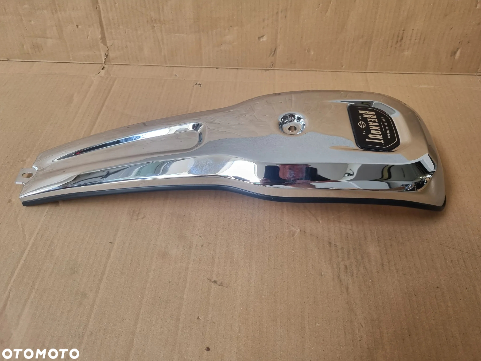 Harley Davidson Softail Breakout Konsola Krawat na zbiornik Osłona CVO - 2
