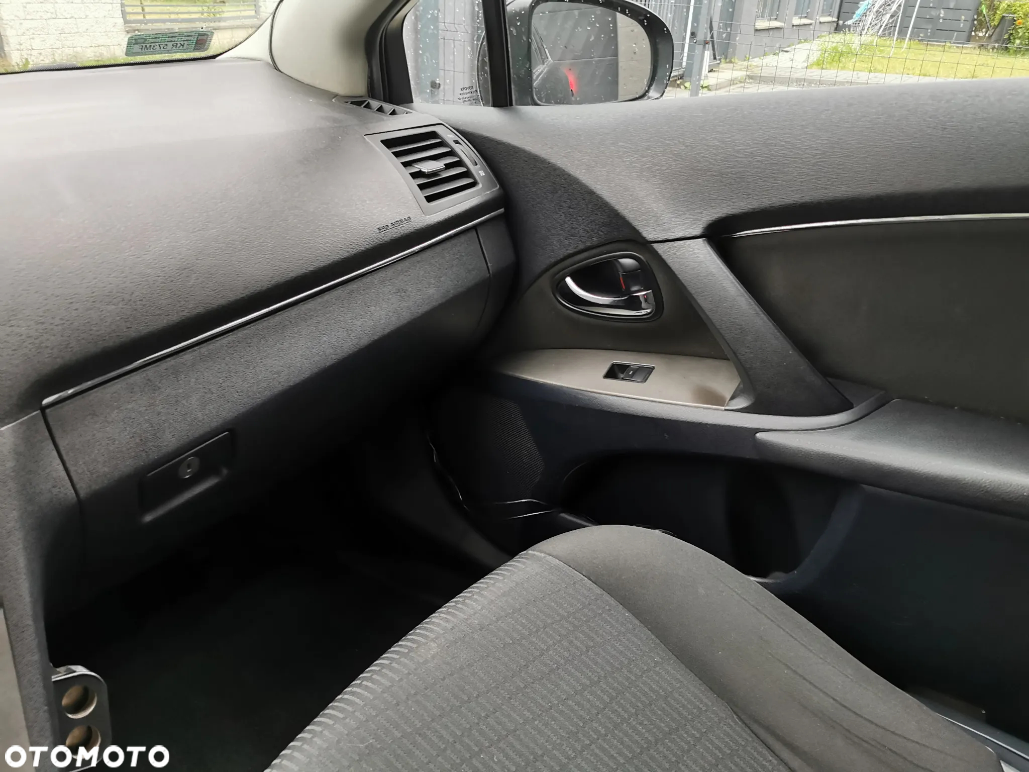 Toyota Avensis 1.8 Luna - 9