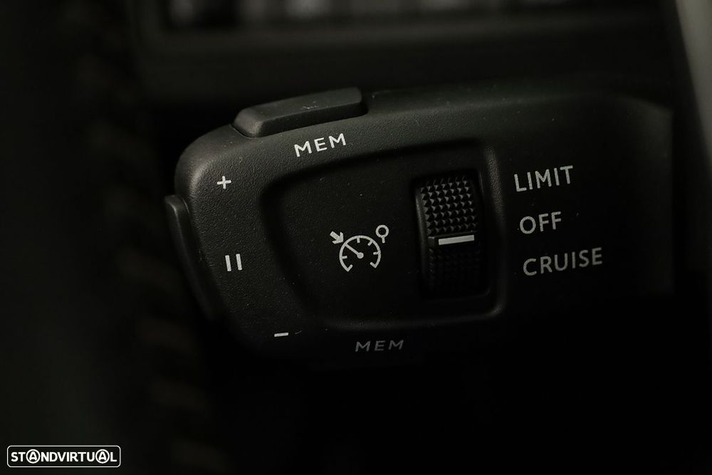 Peugeot 3008 1.6 Hybrid Allure e-EAT8 - 18