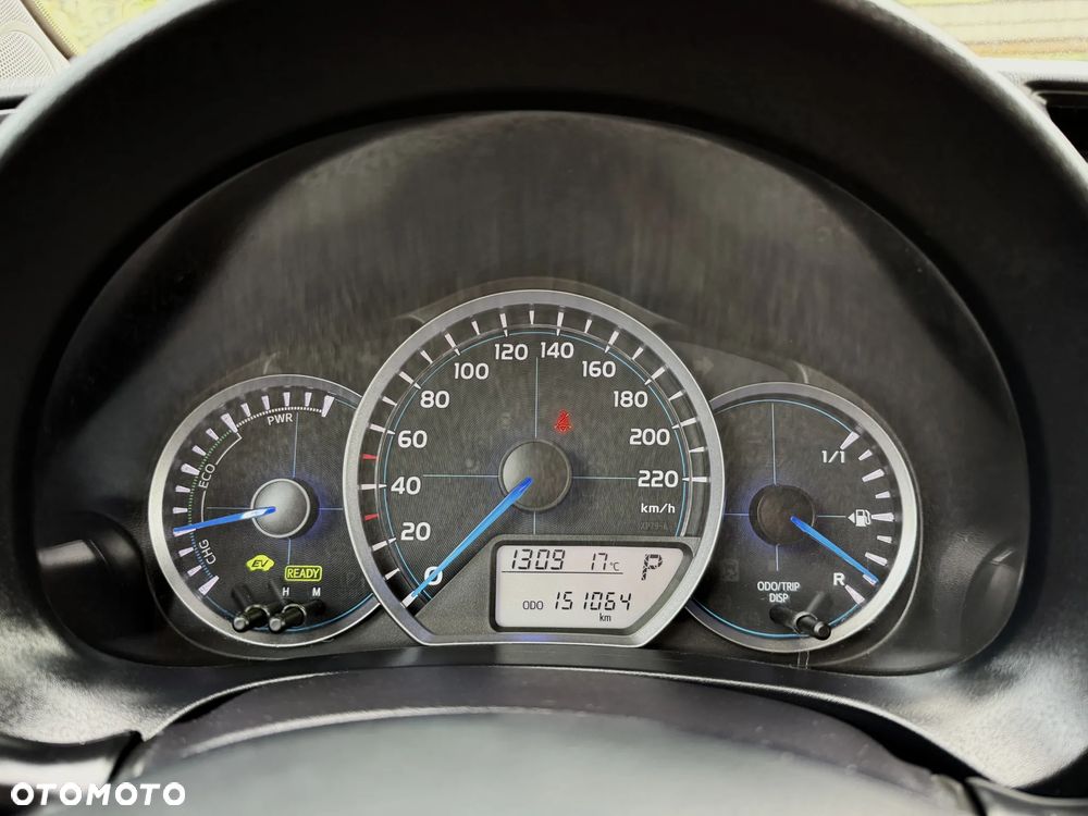 Toyota Yaris Hybrid 100 Premium - 23