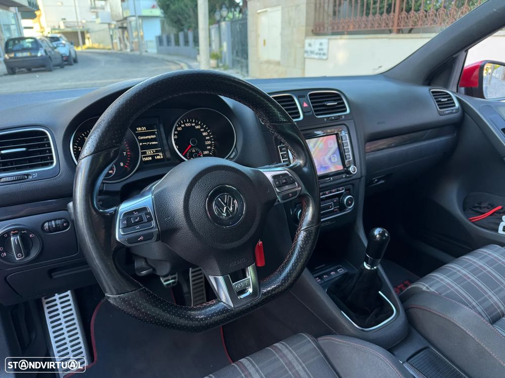 VW Golf 2.0 GTI - 4