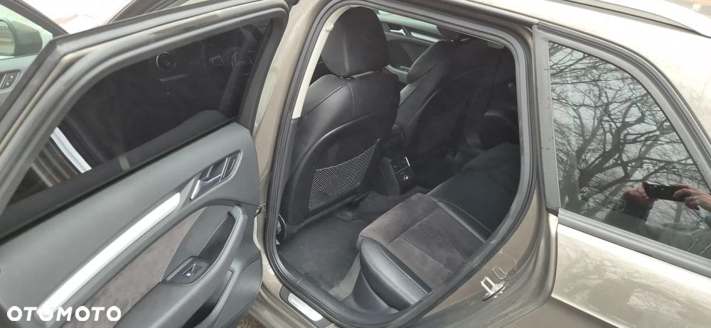 Audi A3 Sportback 2.0 TDI Quattro Ambiente S tronic - 9