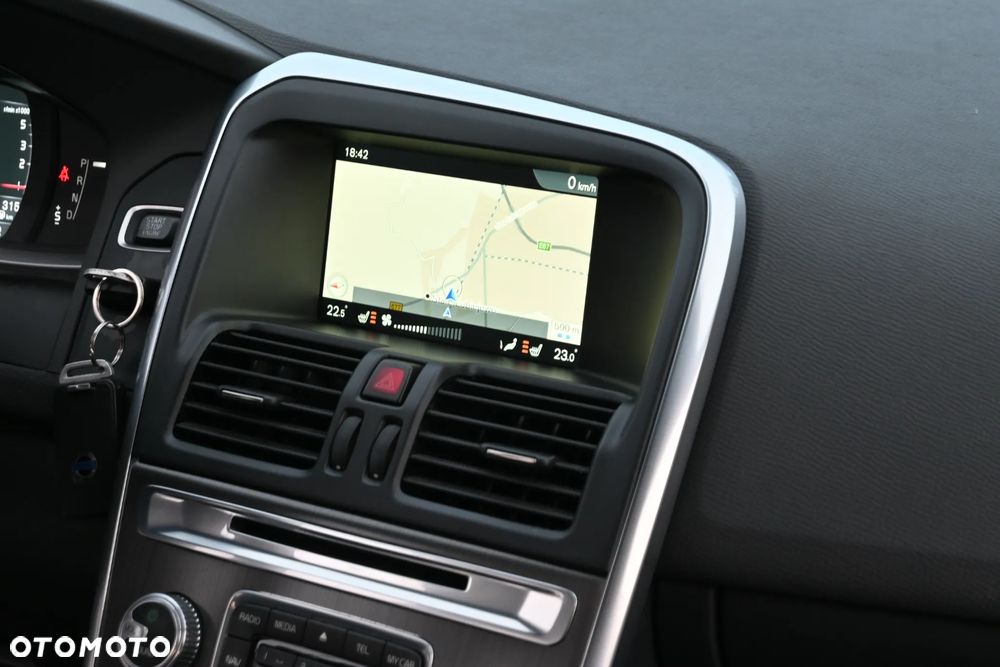 Volvo XC 60 D3 Geartronic Momentum - 33