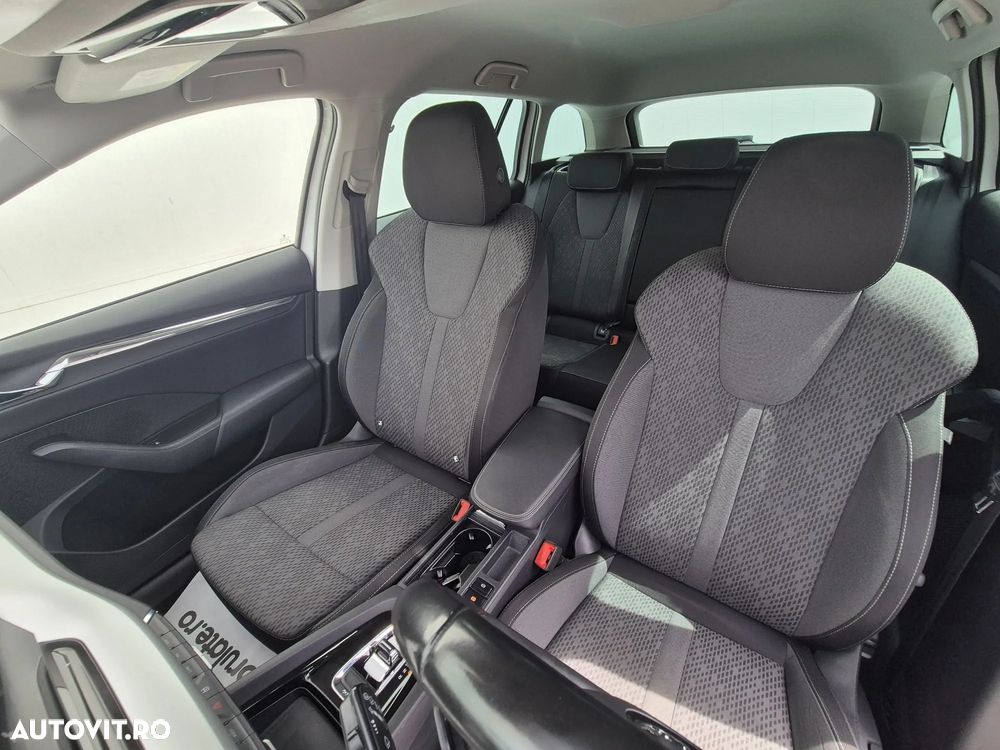 Skoda Octavia 2.0 TDI DSG 4X4 Style - 10