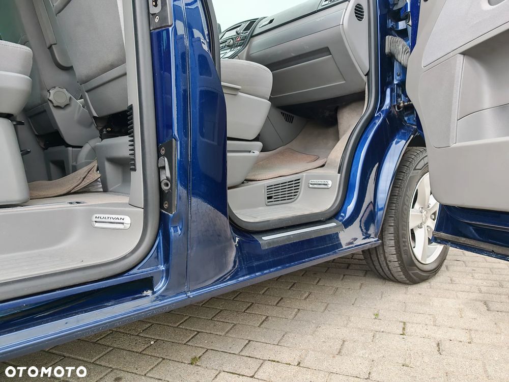 Volkswagen Multivan - 23