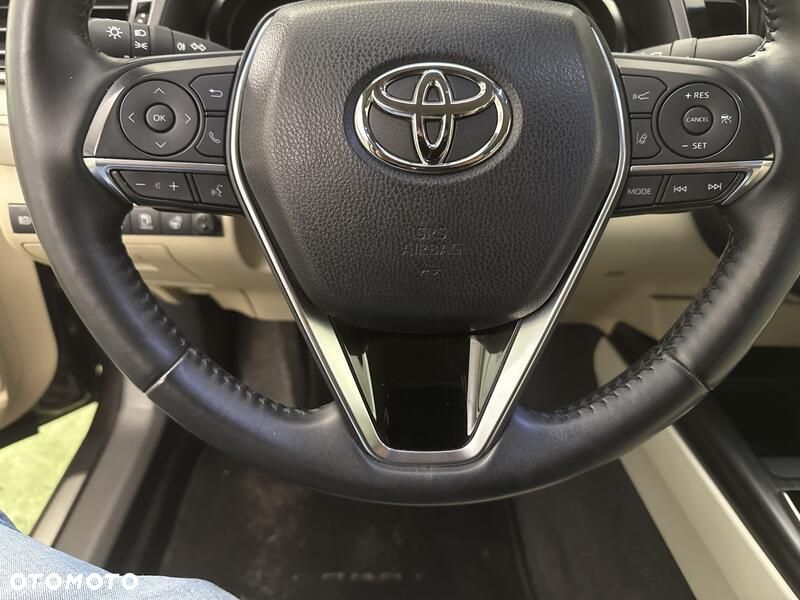 Toyota Camry 2.5 Hybrid Executive CVT - 13