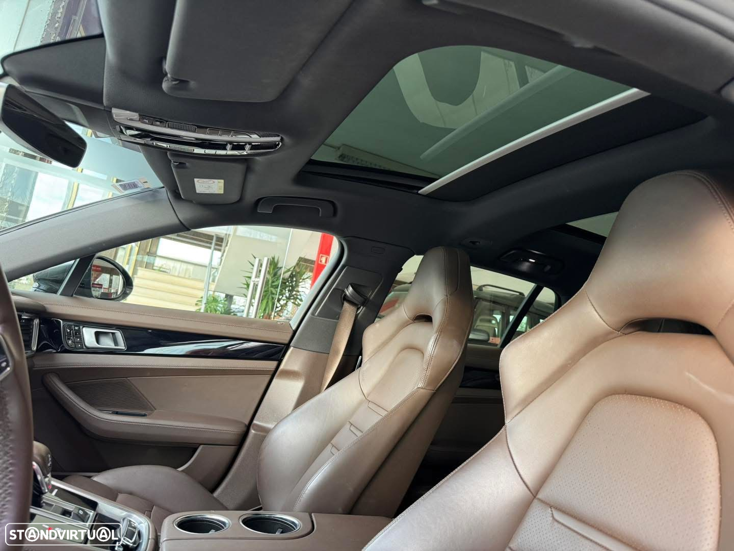 Porsche Panamera Sport Turismo 4 E-Hybrid - 5