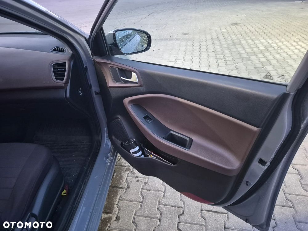 Hyundai i20 1.1 CRDi - 8