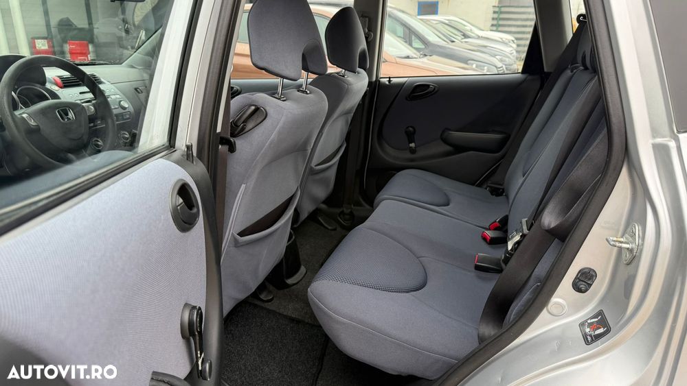 Honda Jazz 1.4 CVT LS - 12