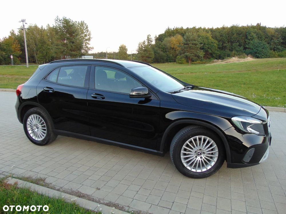 Mercedes-Benz GLA 180 UrbanStyle Edition - 29