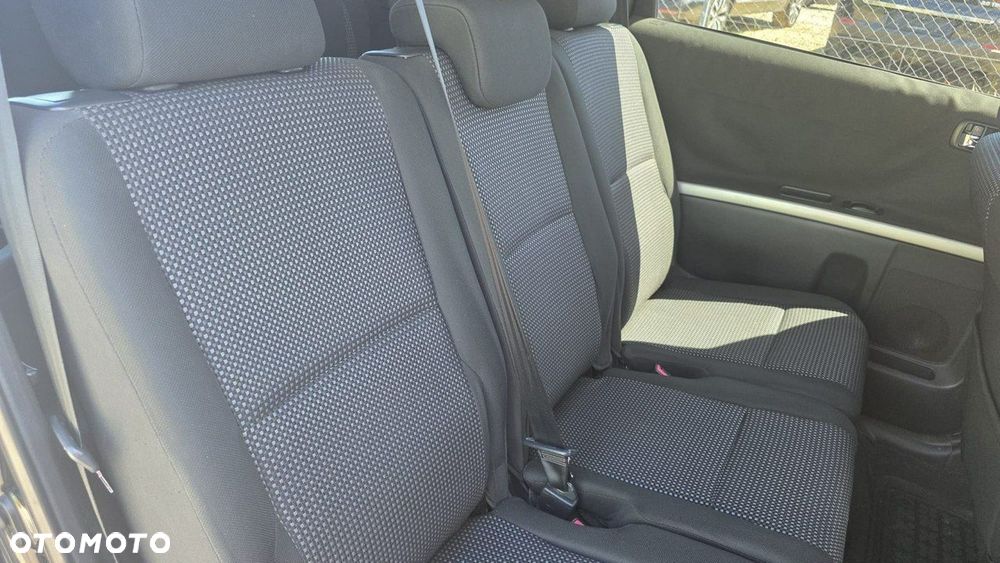 Toyota Corolla Verso - 17