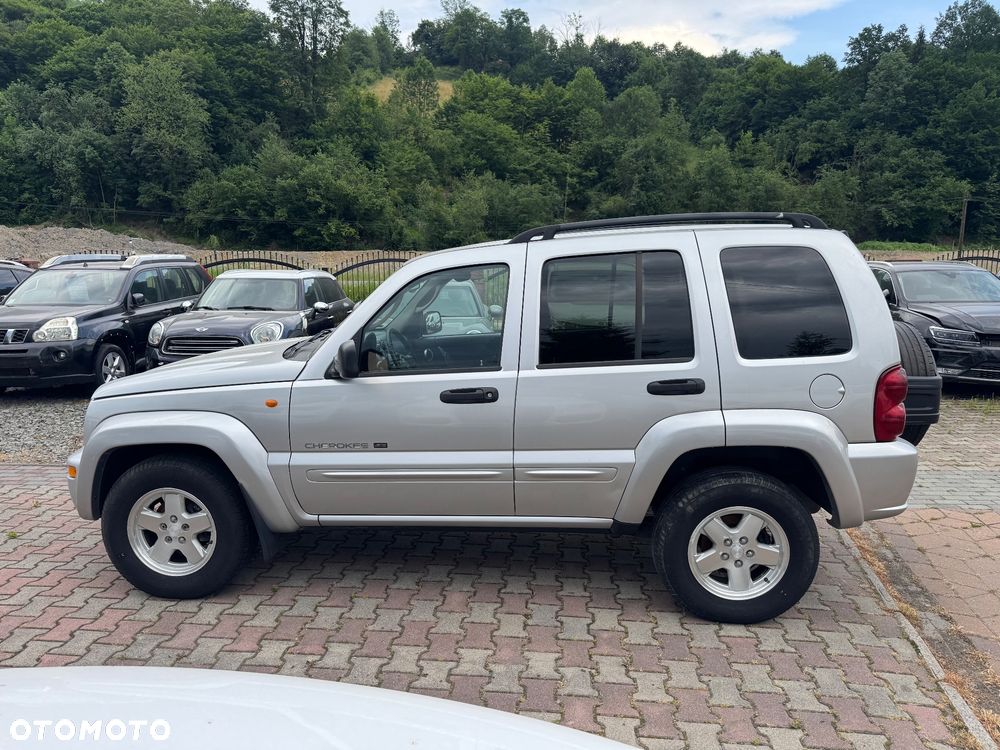 Jeep Cherokee - 8