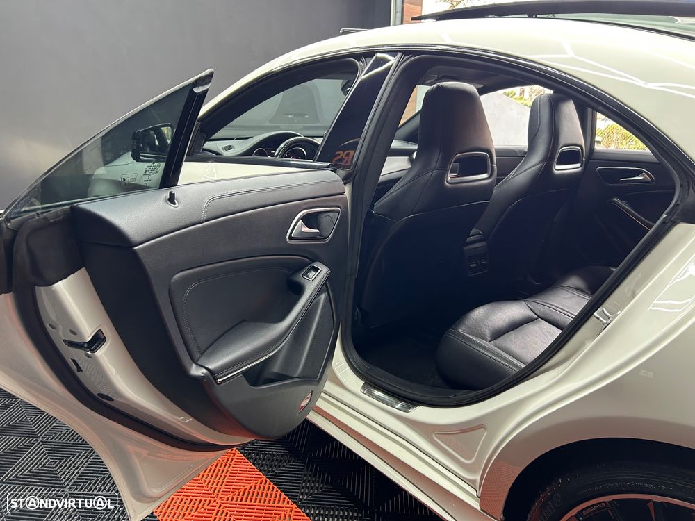 Mercedes-Benz CLA 220 d Shooting Brake AMG Line Aut. - 38