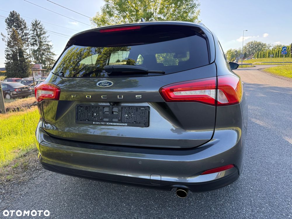 Ford Focus 1.0 EcoBoost Titanium - 11