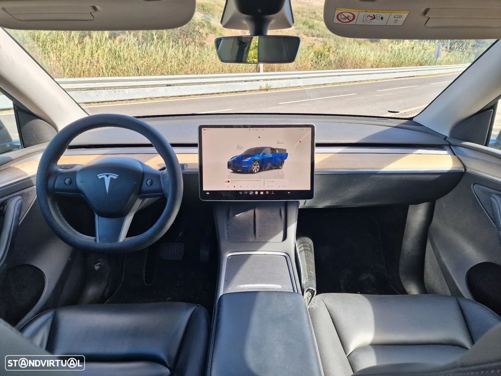 Tesla Model Y Long Range Dual Motor AWD - 12