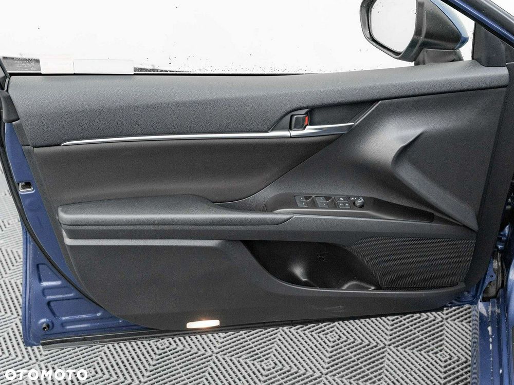 Toyota Camry - 11