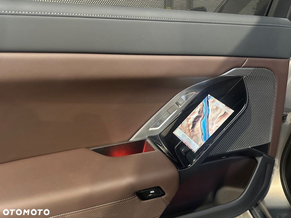 BMW Seria 7 730d xDrive mHEV - 23