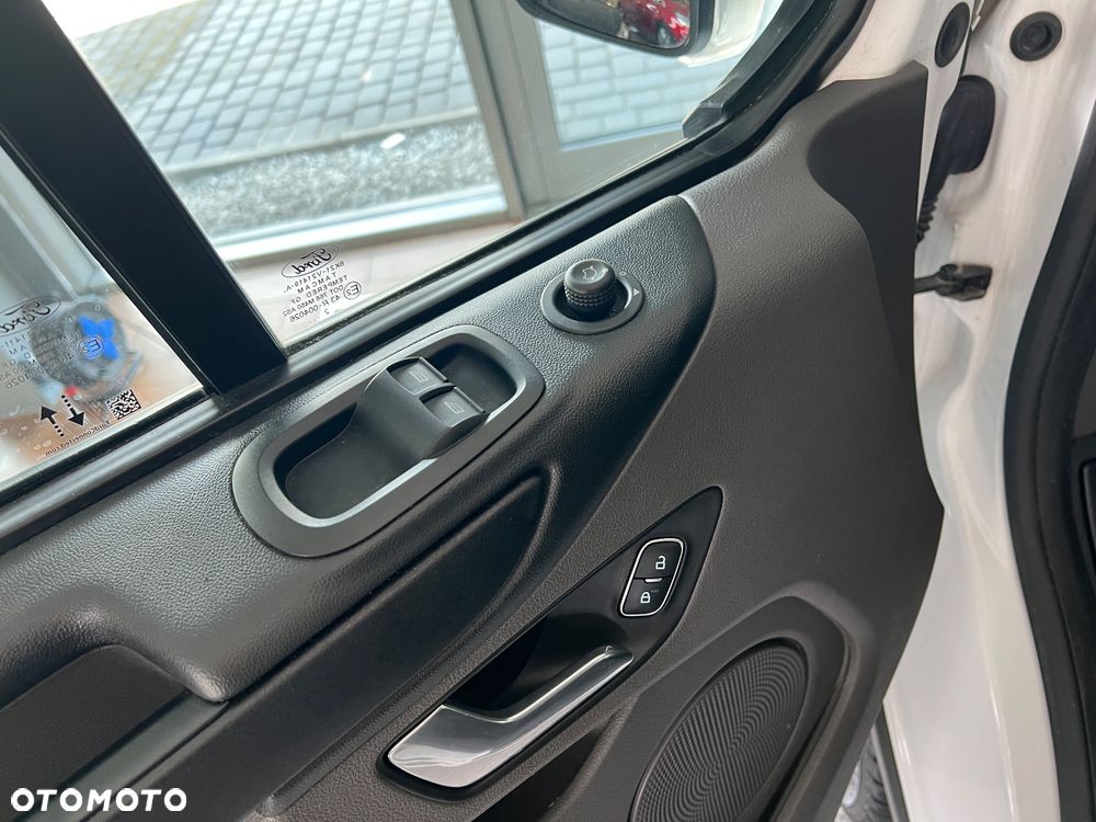 Ford Transit Custom Kombi-Van 320 L2H1 Trend - 20