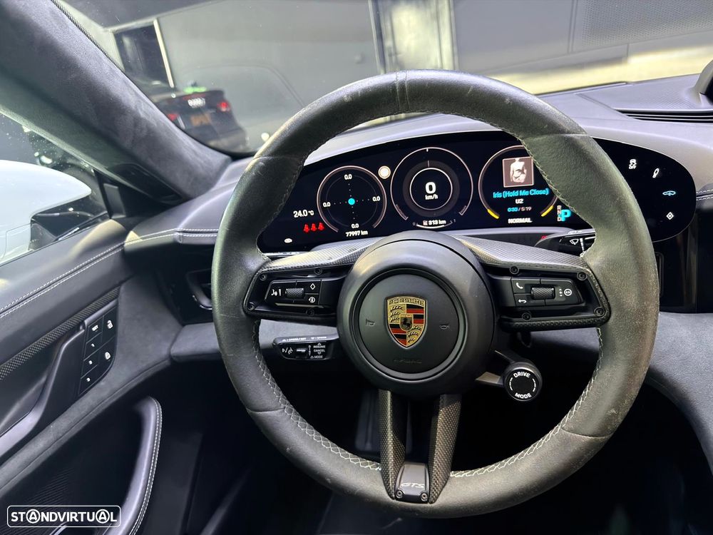 Porsche Taycan GTS - 16