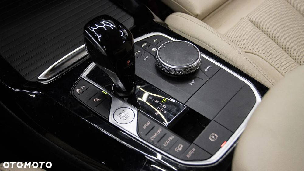 BMW X3 xDrive20d mHEV - 17