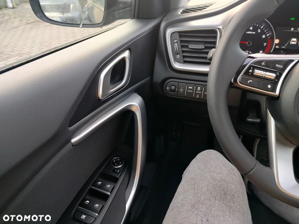 Kia Ceed 1.5 T-GDI M - 14