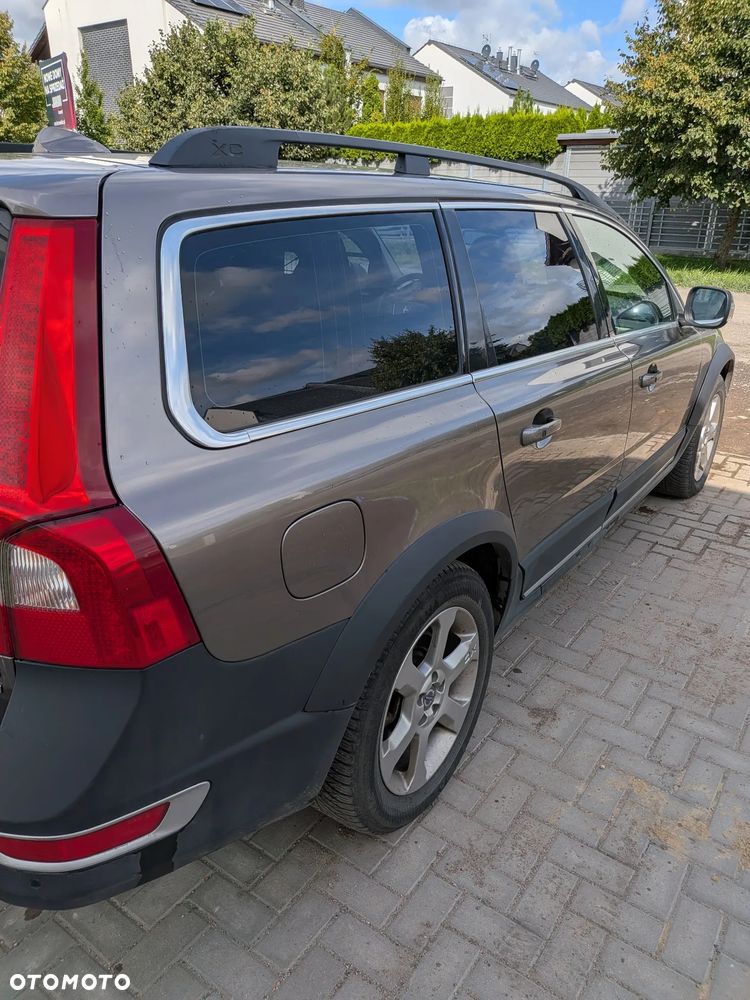 Volvo XC 70 D5 AWD Momentum - 3