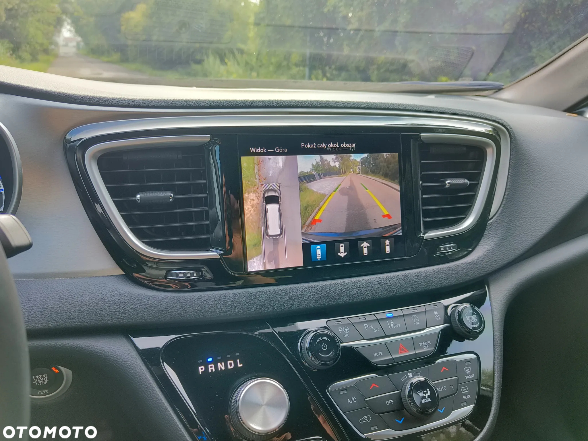 Chrysler Pacifica - 25