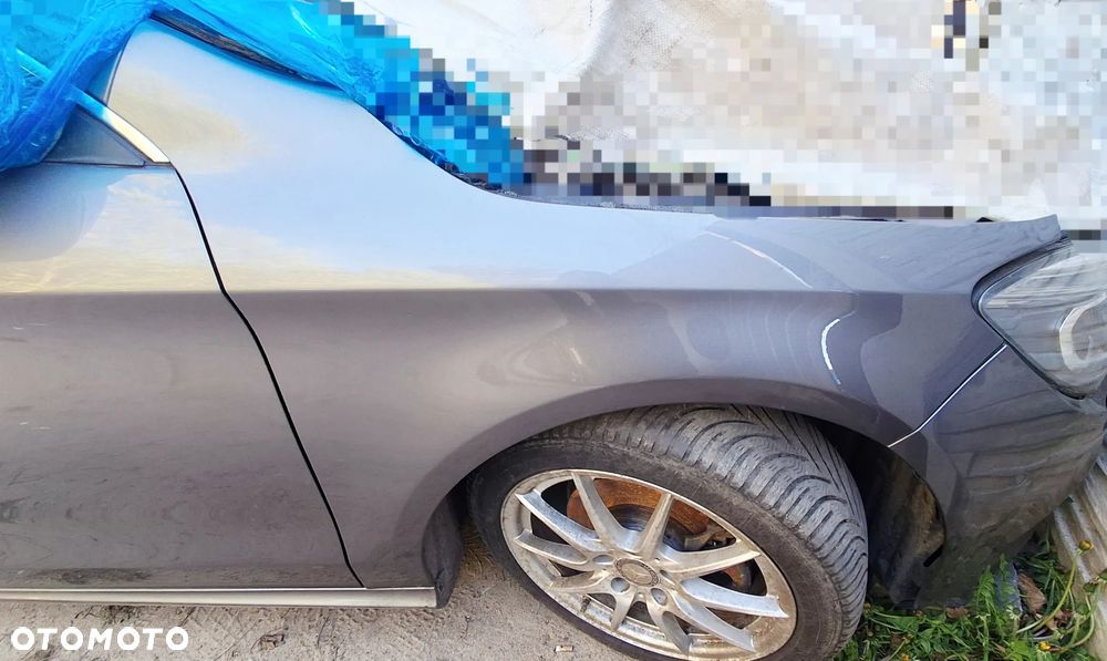 MERCEDES CLA PRAWY PRZEDNI BŁOTNIK W KOLOR 787 W ORYGINALE DO MONTAŻU Z 2016 ROK - 1