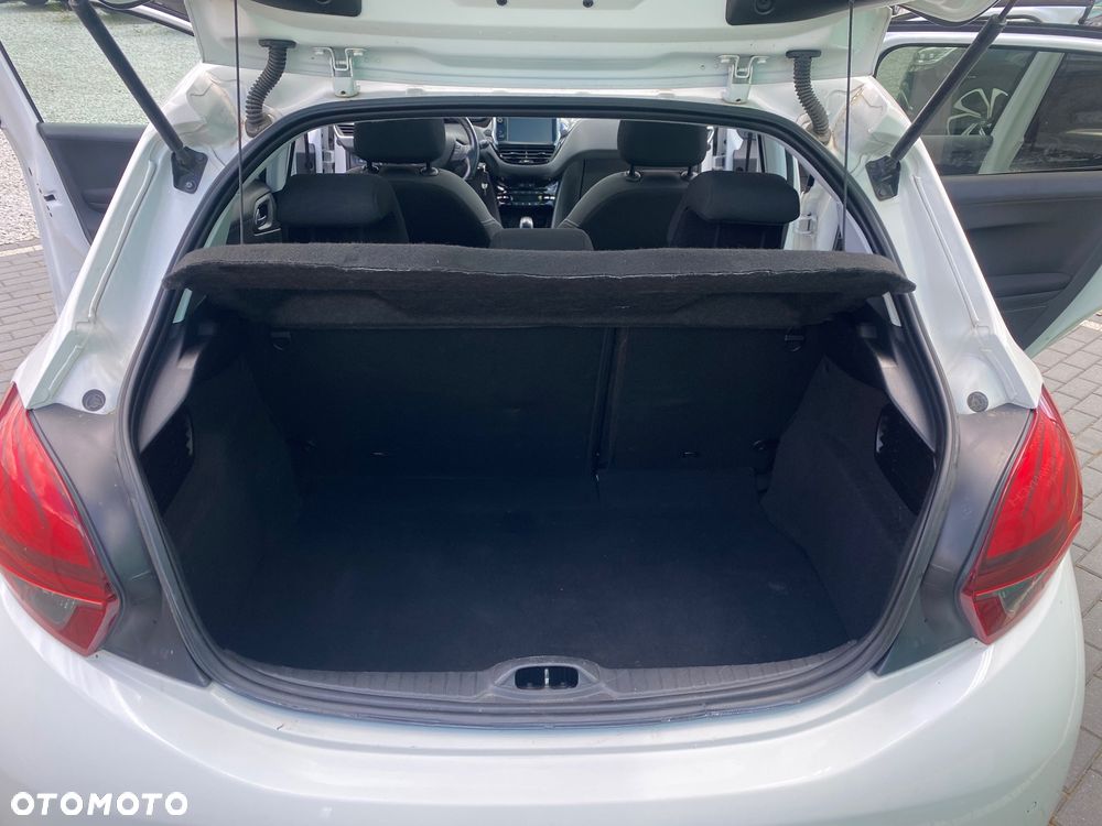 Peugeot 208 PureTech 82 Start & Stop Allure - 23