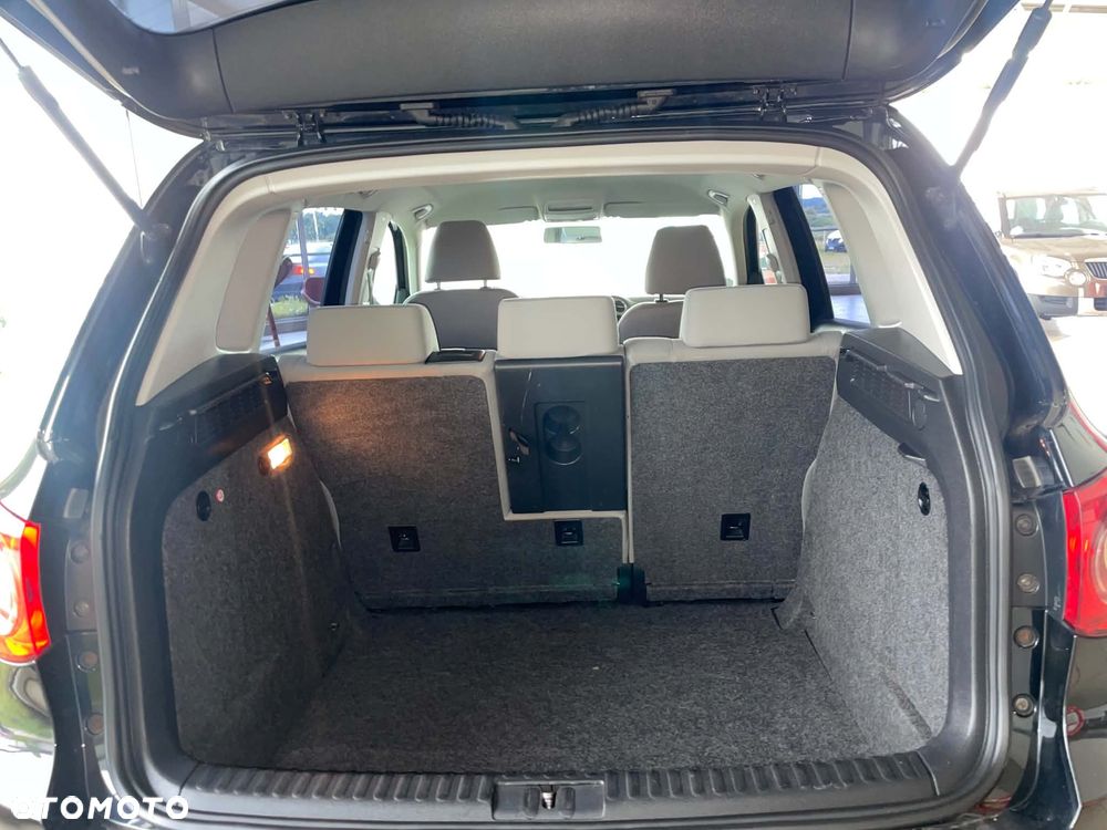 Volkswagen Tiguan - 4