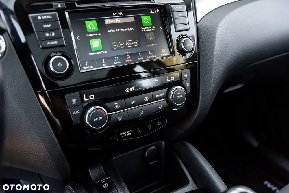 Nissan Qashqai 1.3 DIG-T N-Connecta - 35