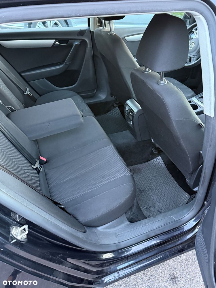 Volkswagen Passat 1.6 TDI BlueMotion - 10