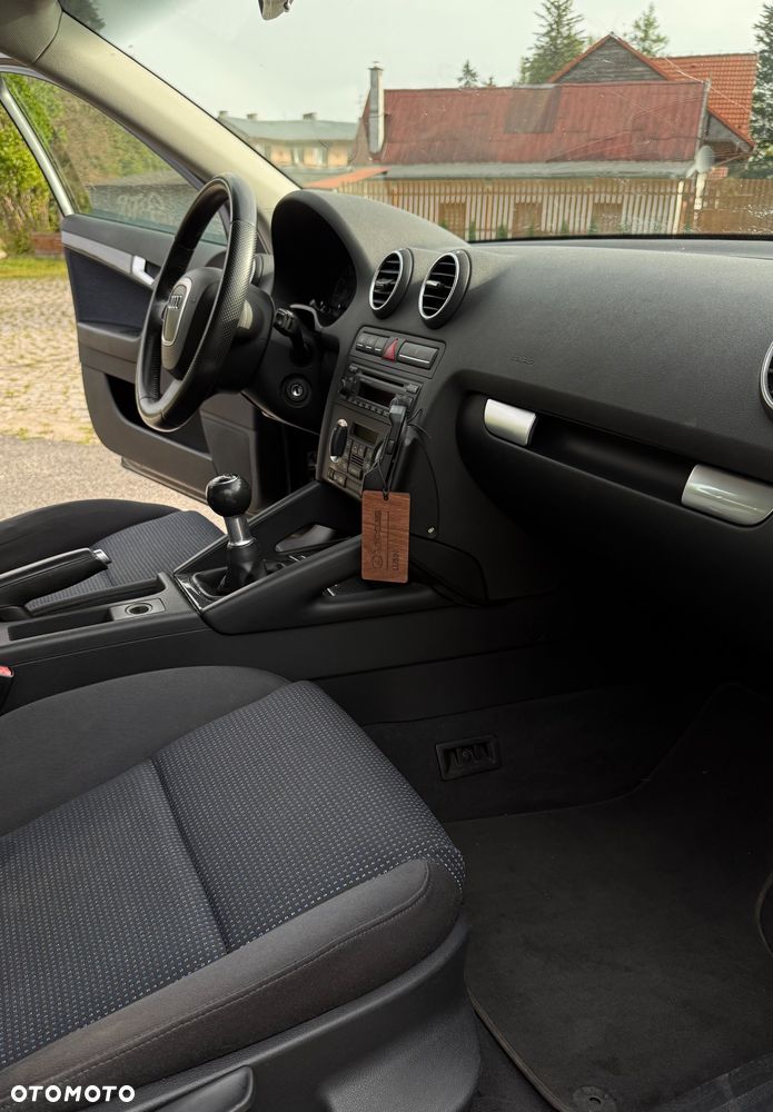 Audi A3 Sportback 2.0 FSI Ambiente - 16