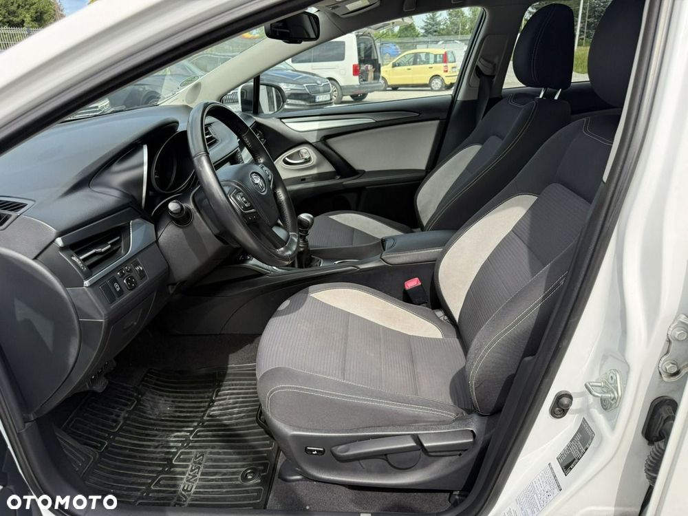Toyota Avensis 1.6 D-4D Premium - 11
