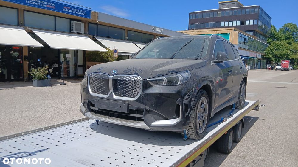 BMW iX1 eDrive20 - 9
