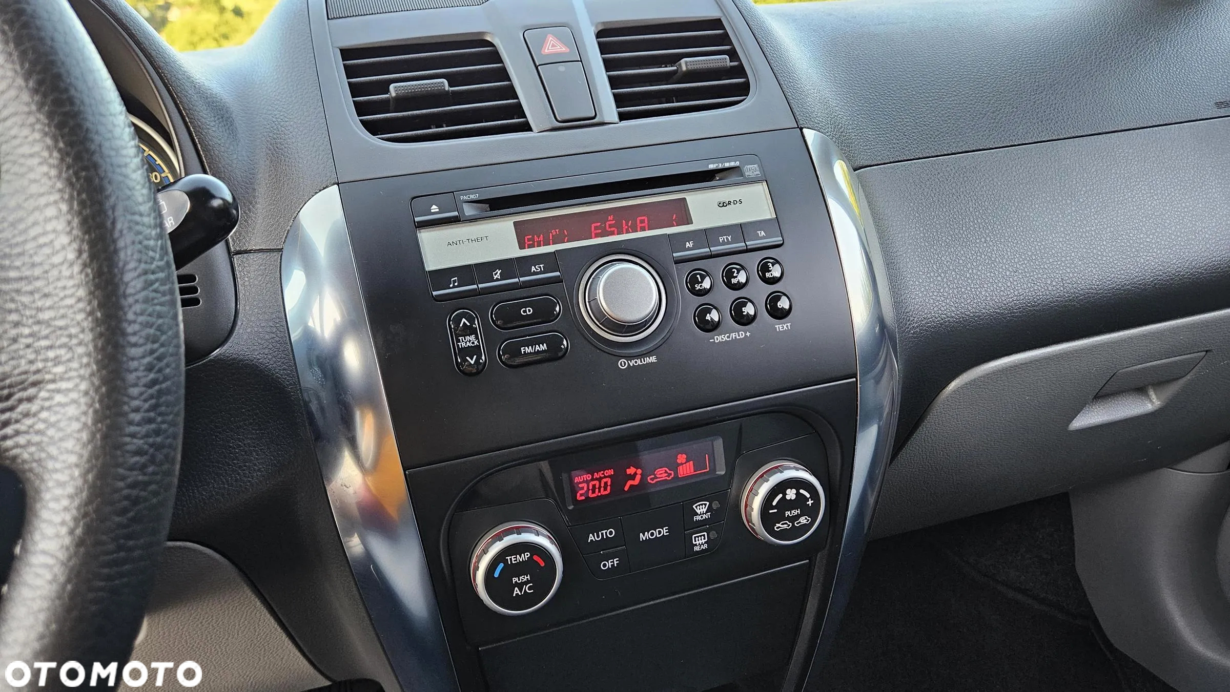 Suzuki SX4 1.6 Premium - 31