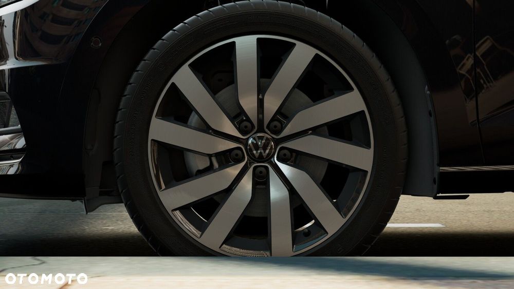 Volkswagen Touran - 12