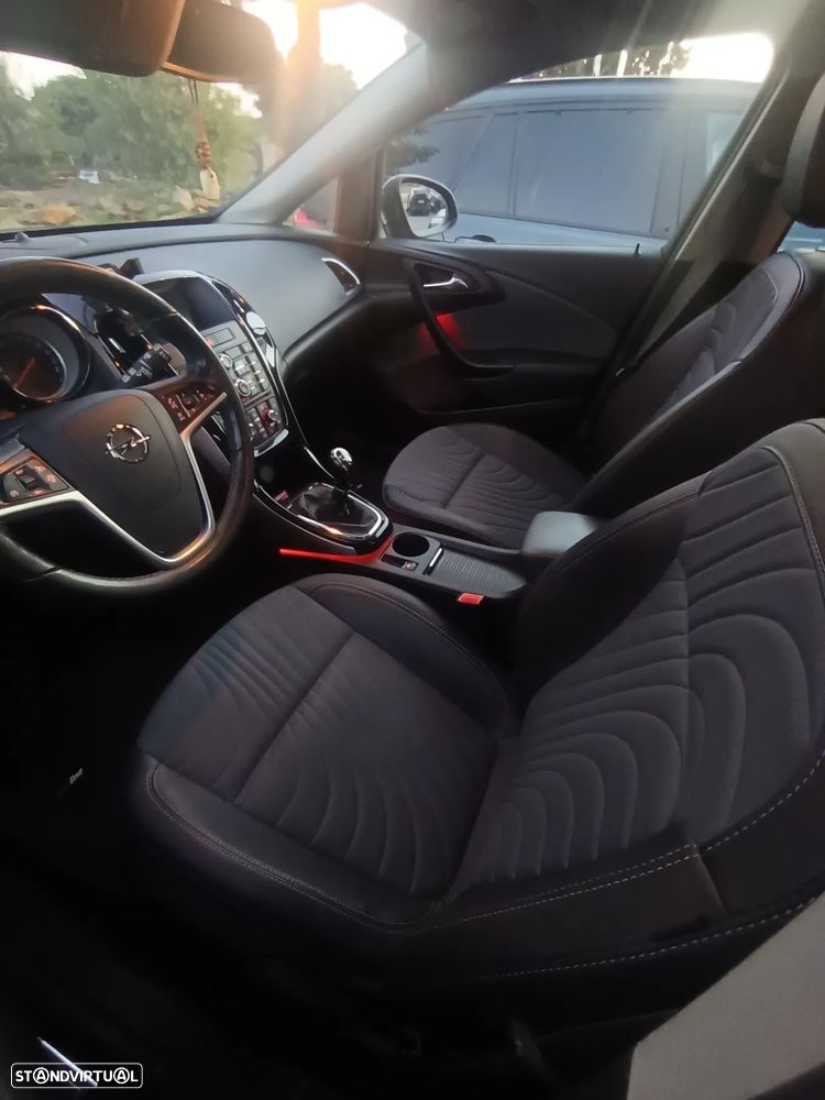 Opel Astra 1.4 T Cosmo - 15