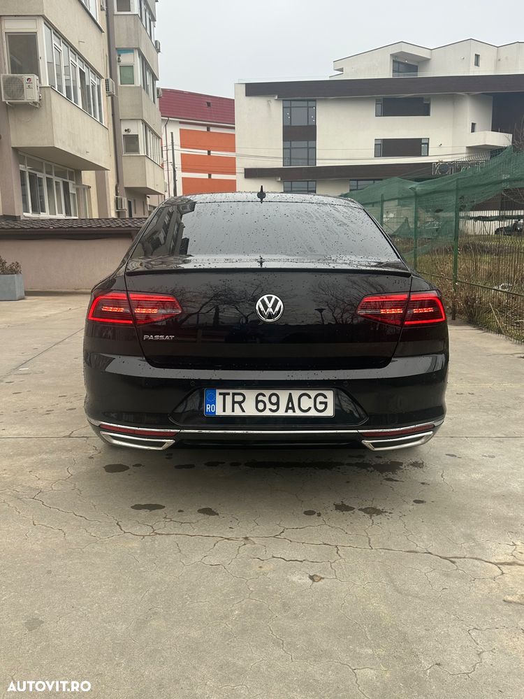Volkswagen Passat 2.0 TDI DSG Highline - 9